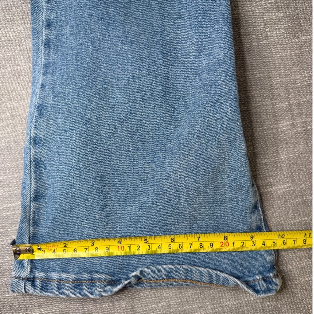 Michael Kors Womens Light Wash Button Fly Flare Jeans High Rise Size 8 - Picture 3 of 14